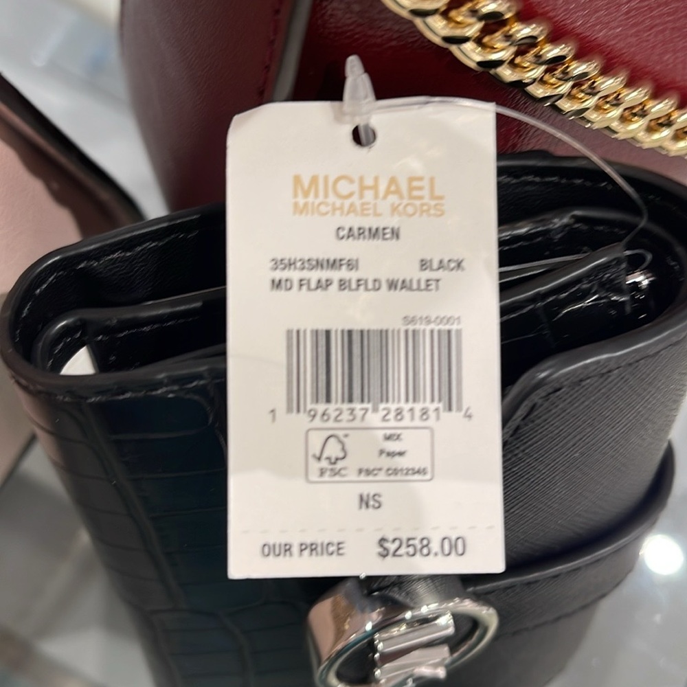 MICHAEL KORS CARMEN MEDIUM LOGO AND FAUX LEATHER WALLET BLACK 
NWT - Picture 10 of 16